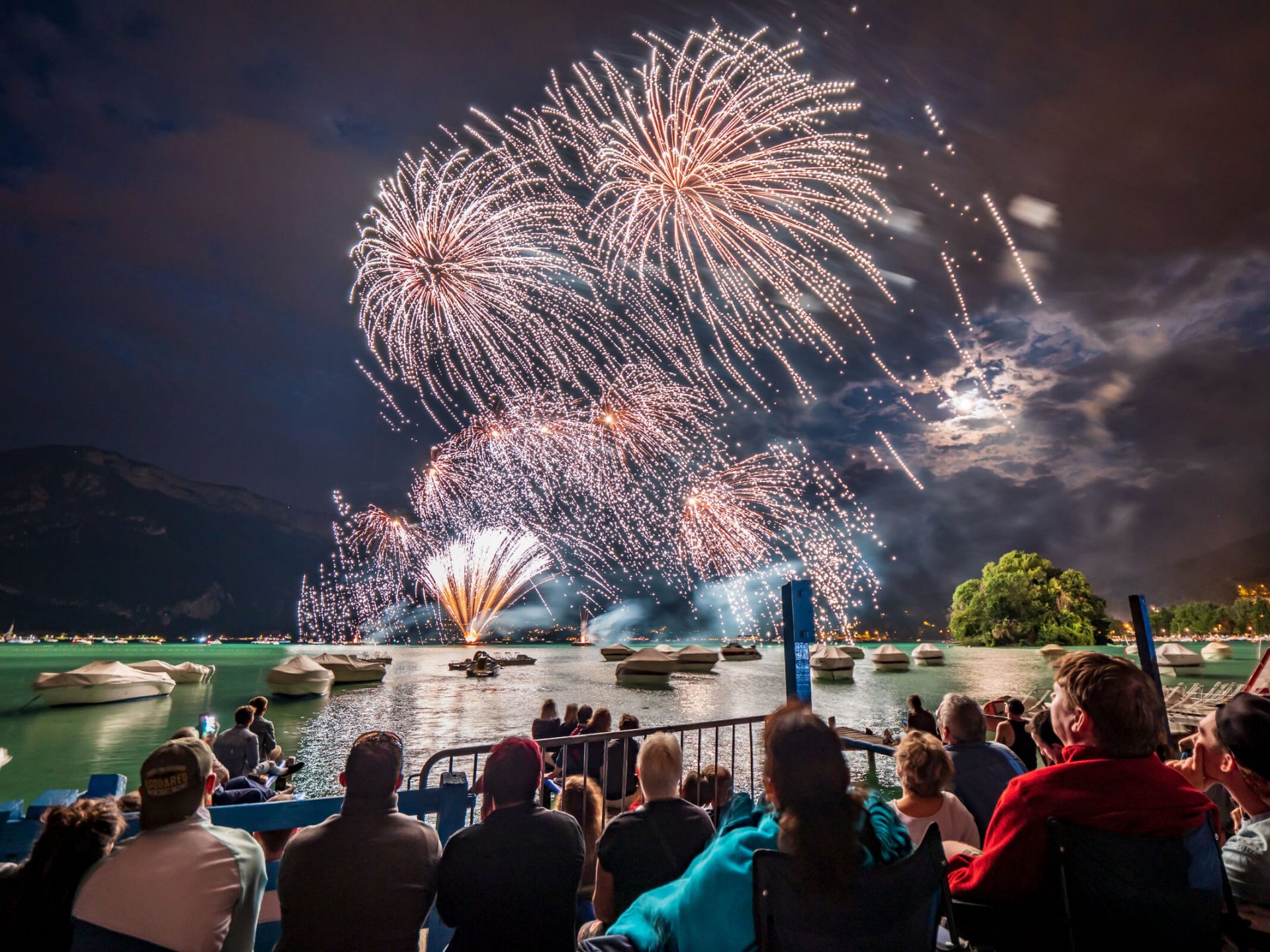 Fete Du Lac Annecy Nombre De Spectateurs