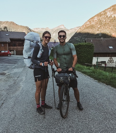 Laurie et Robin départ de Thônes tour du mont blanc vélo et parapente