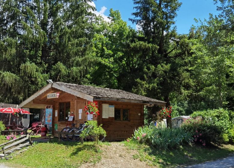 Extérieur camping le Lachat