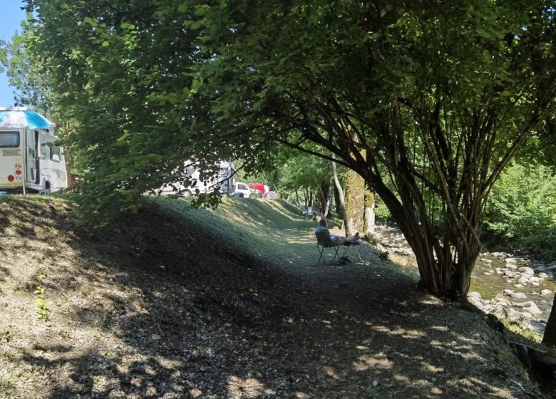 Extérieur camping le Lachat
