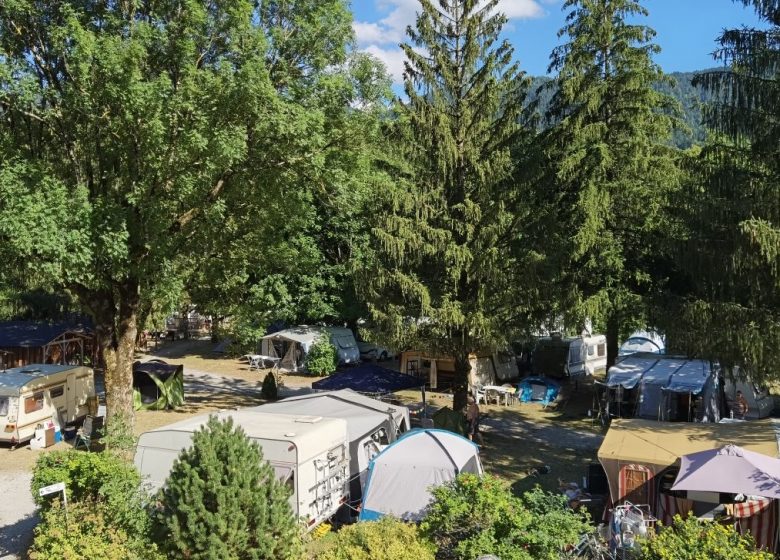Extérieur camping le Lachat