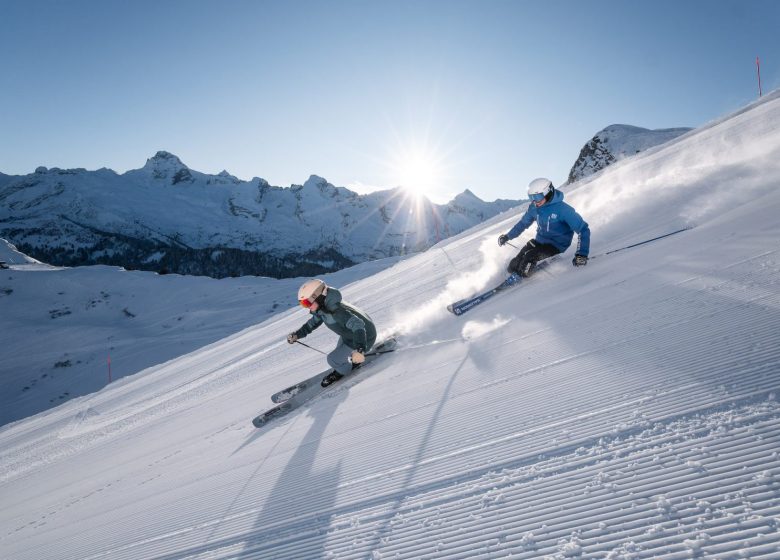 Descente sur le domaine de ski alpin du Grand-Bornand