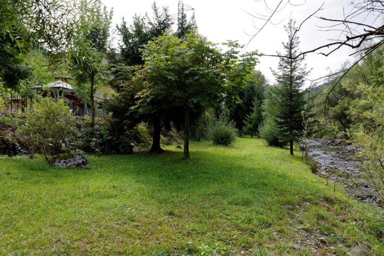 Terrain proche rivière