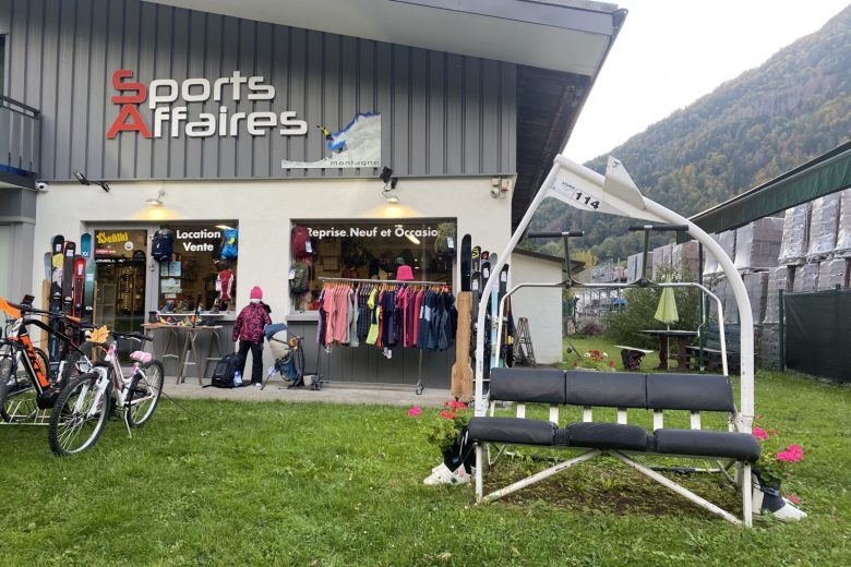 Extérieur magasin sports affaires